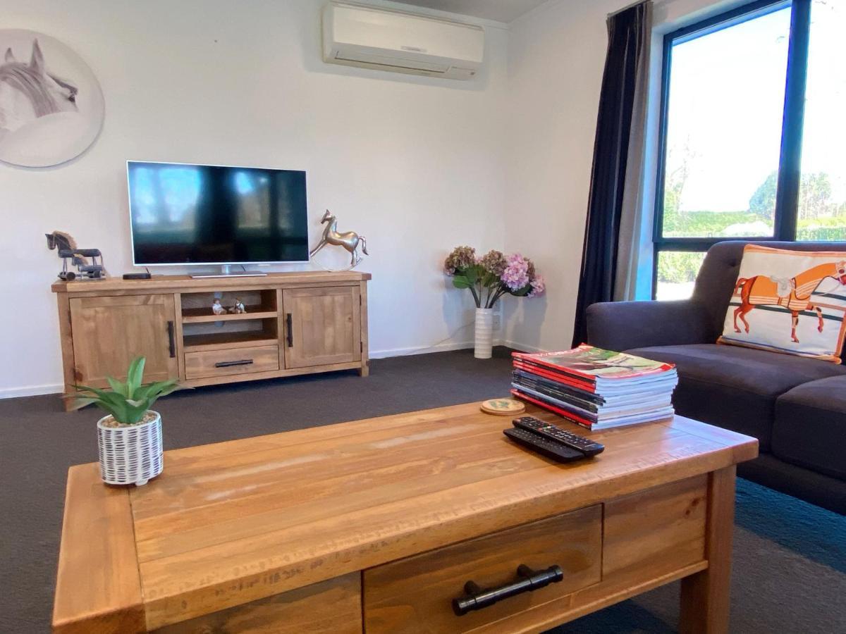 Bed and Breakfast Unique Equestrian Lifestyle Tamahere Екстер'єр фото